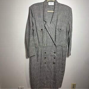 Elegant Gray Plaid Long Sleeve Dress by Schrader Sport Casual